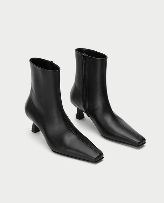 KRIS BOOTS