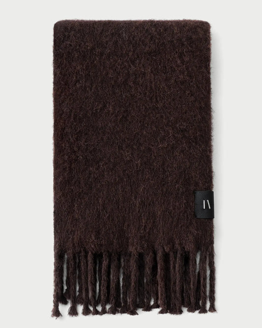 THE ESSENTIAL SCARF