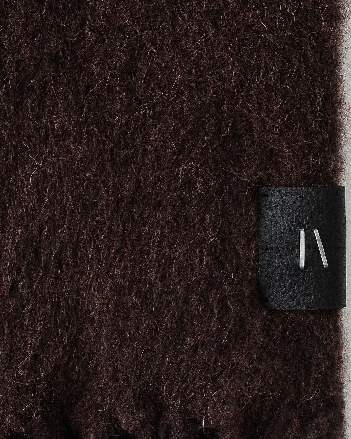 THE ESSENTIAL SCARF