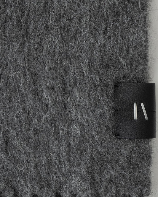 THE ESSENTIAL SCARF