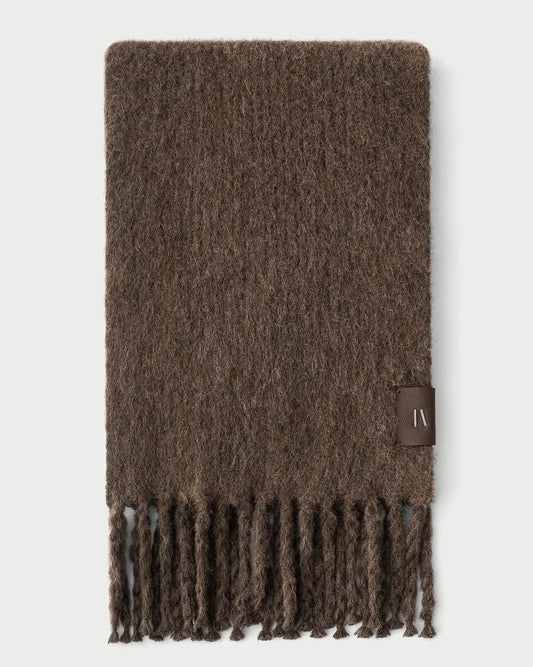 THE ESSENTIAL SCARF