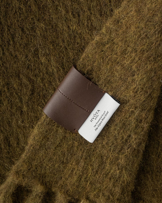 THE ESSENTIAL SCARF