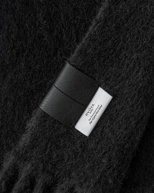 THE ESSENTIAL SCARF