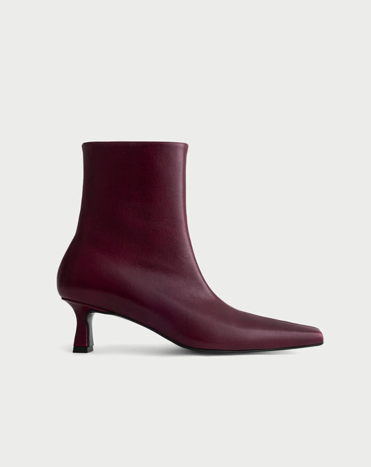 KRIS BOOTS