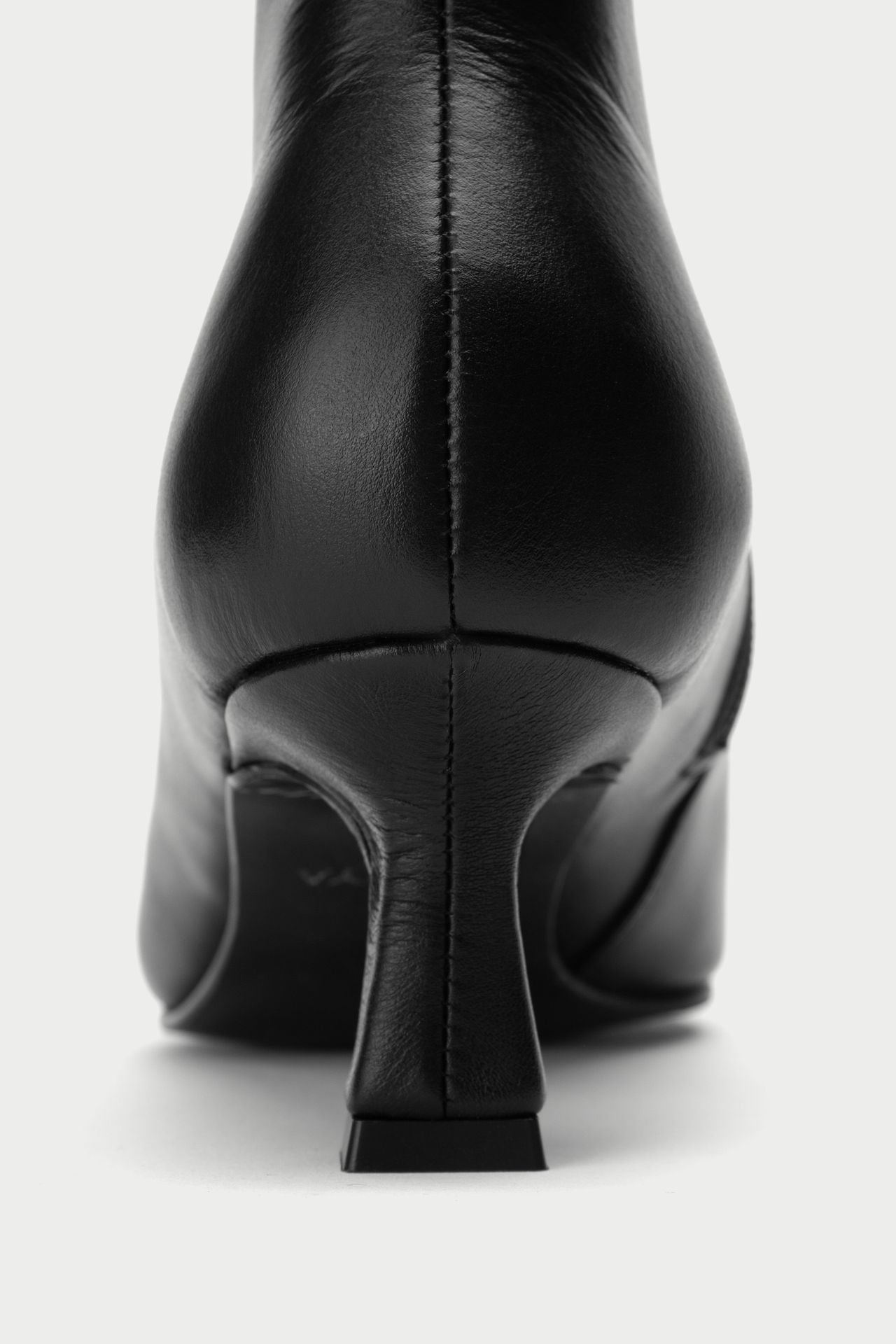 KRIS BOOTS