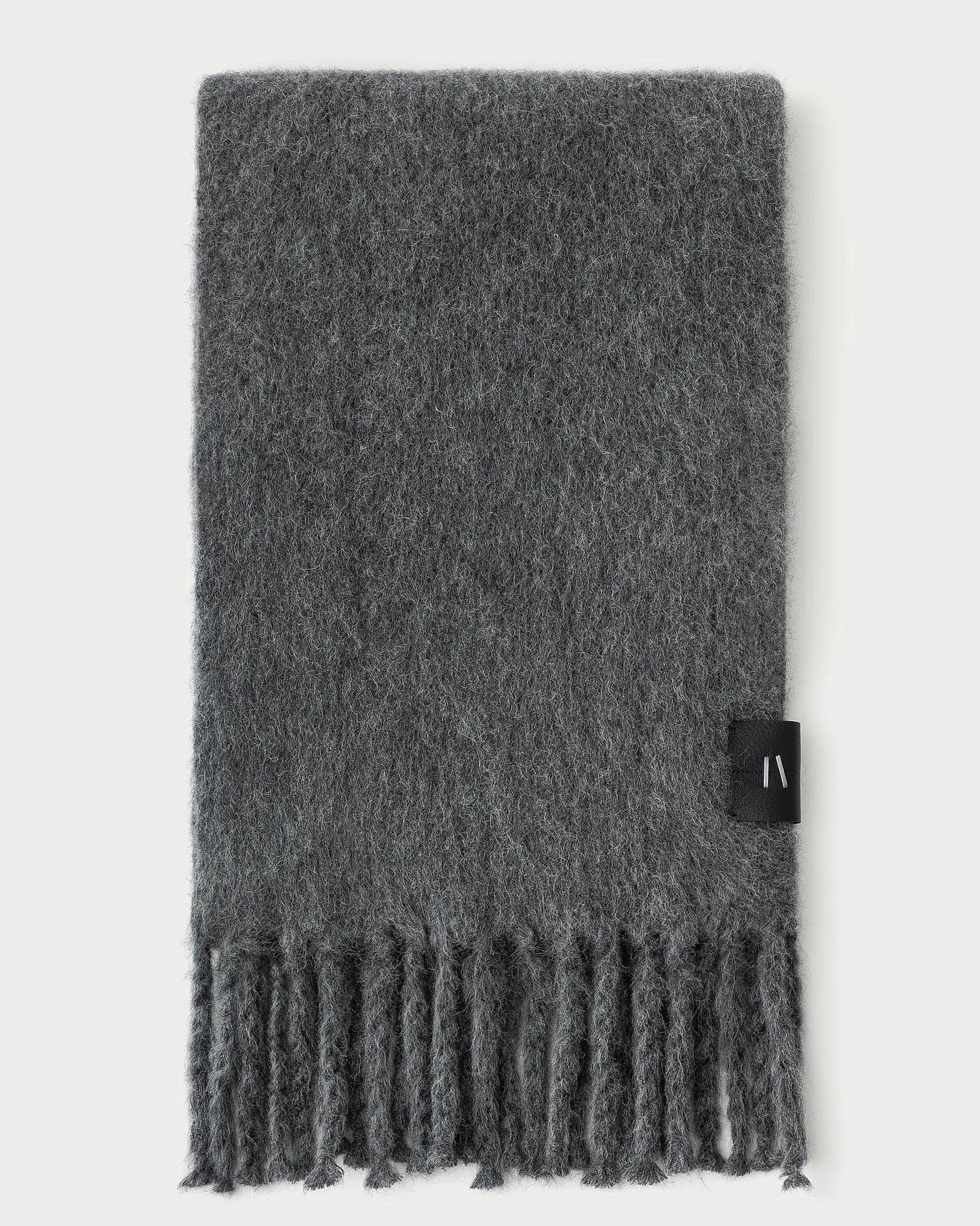 THE ESSENTIAL SCARF