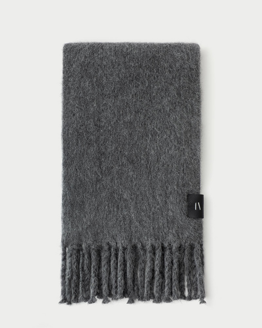 THE ESSENTIAL SCARF
