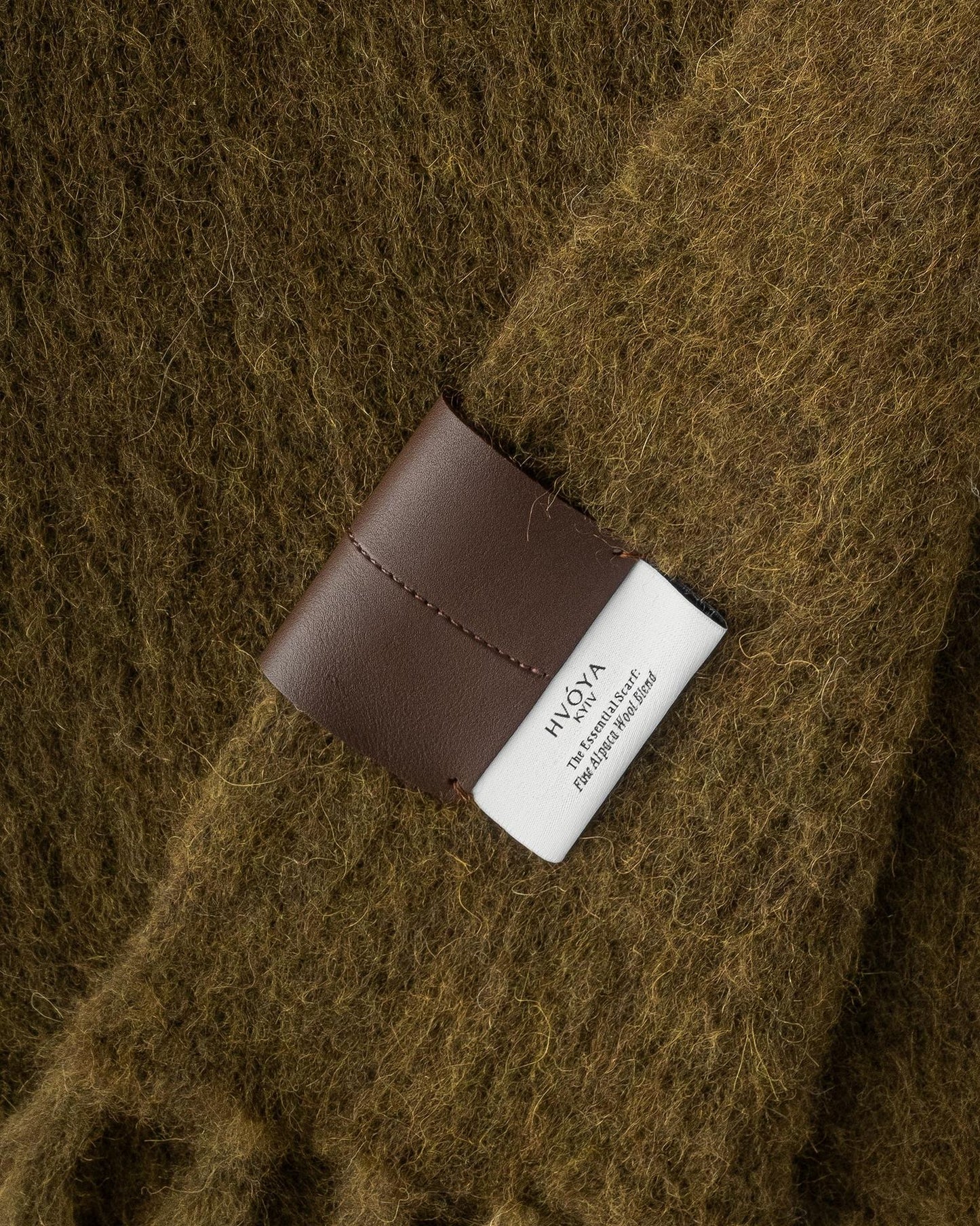 THE ESSENTIAL SCARF