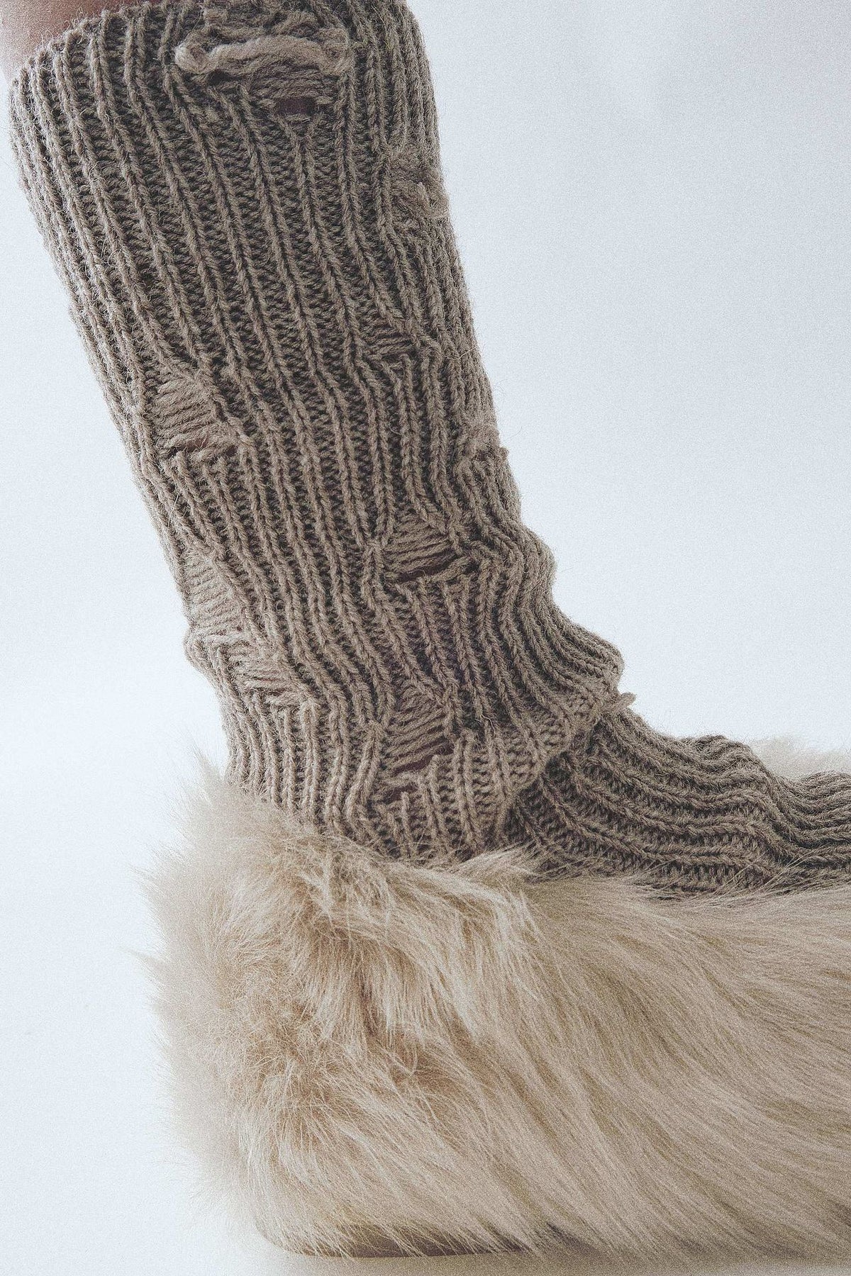 WINTER HOLEY SOCKS