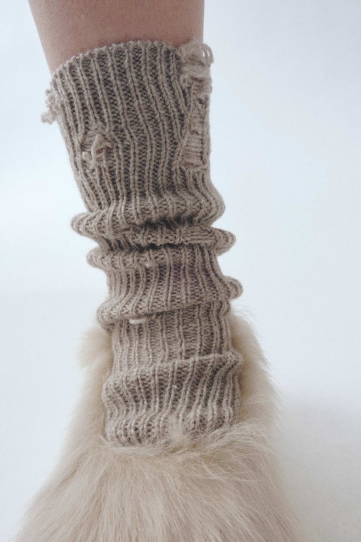 WINTER HOLEY SOCKS
