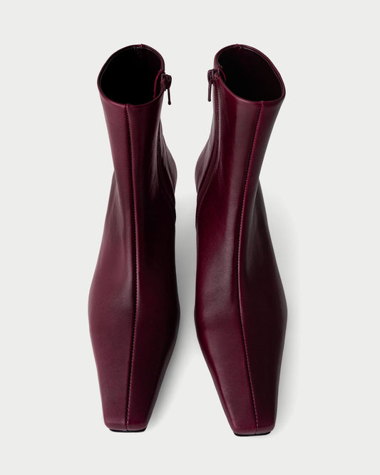 KRIS BOOTS