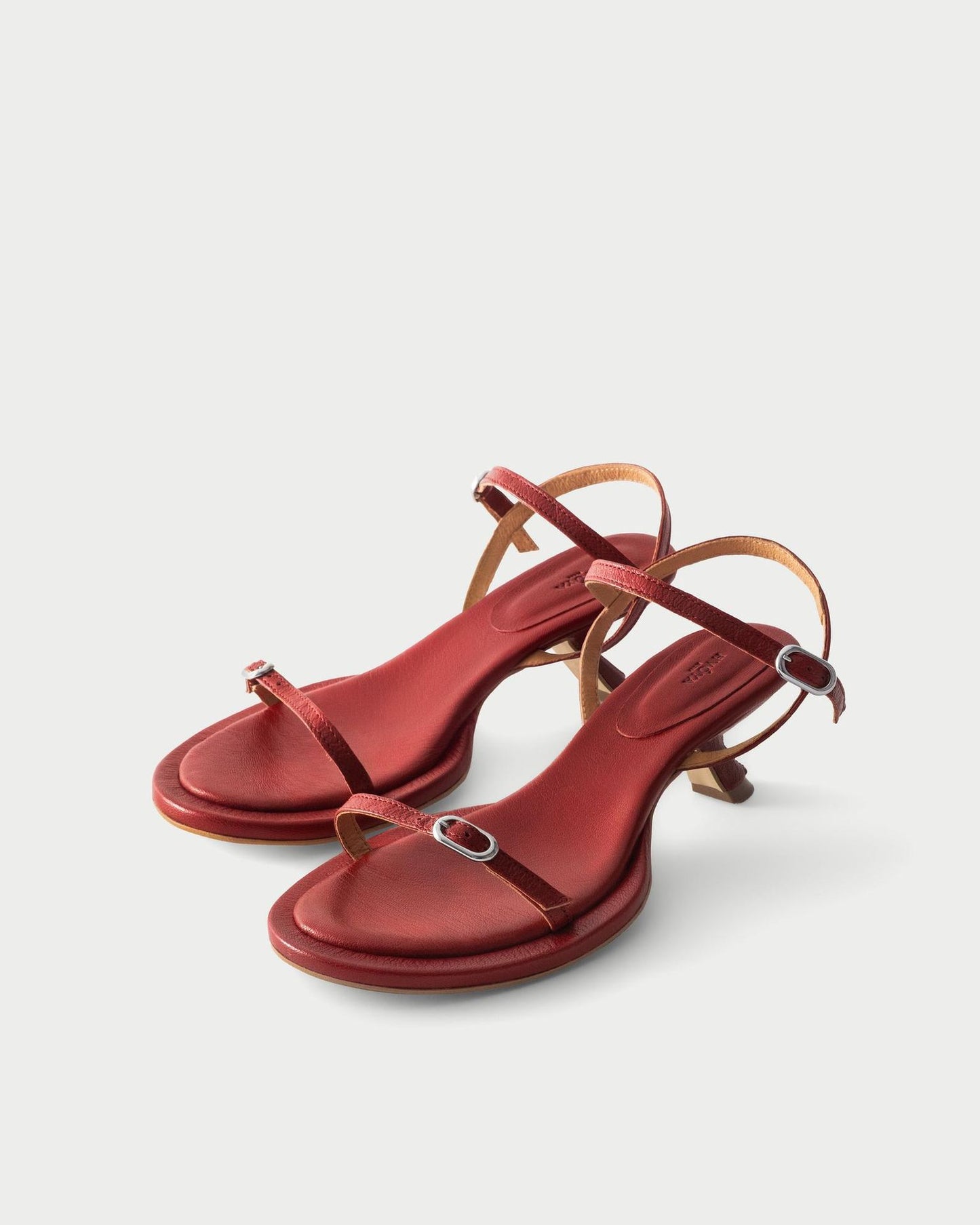 TRACE SANDALS