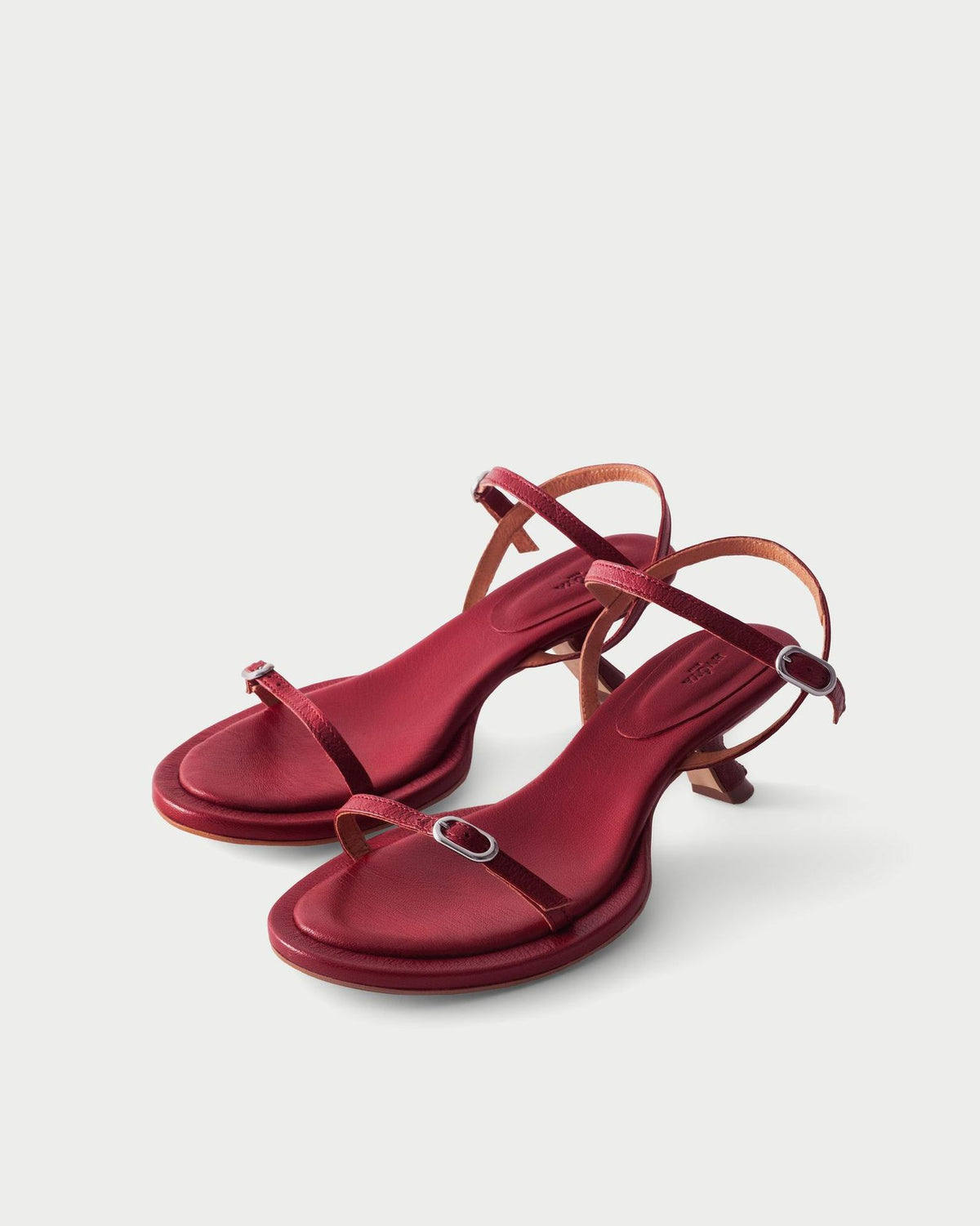 TRACE SANDALS
